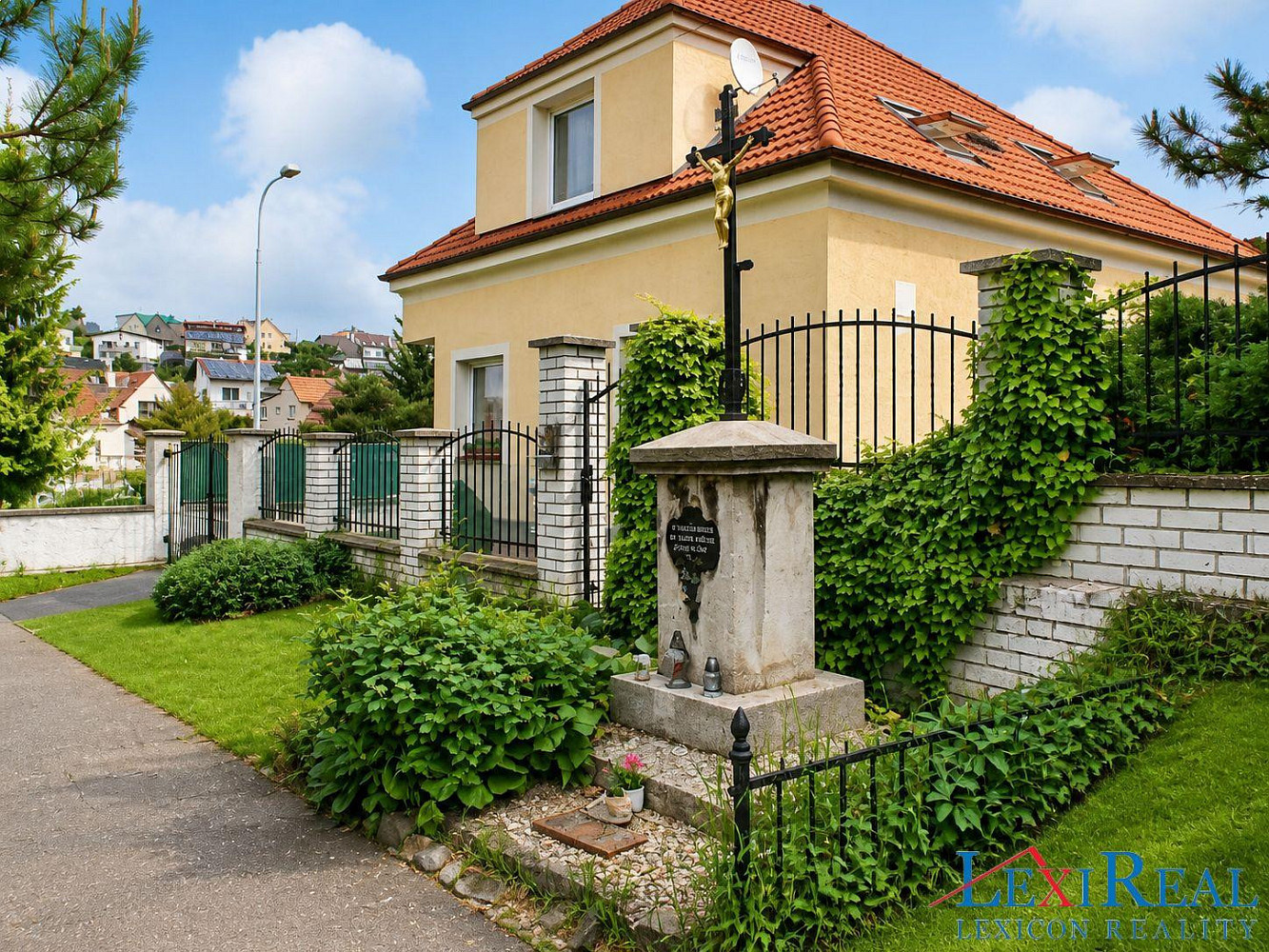 Prodej domu 160 m² s pozemkem 643 m² – fotografie 2