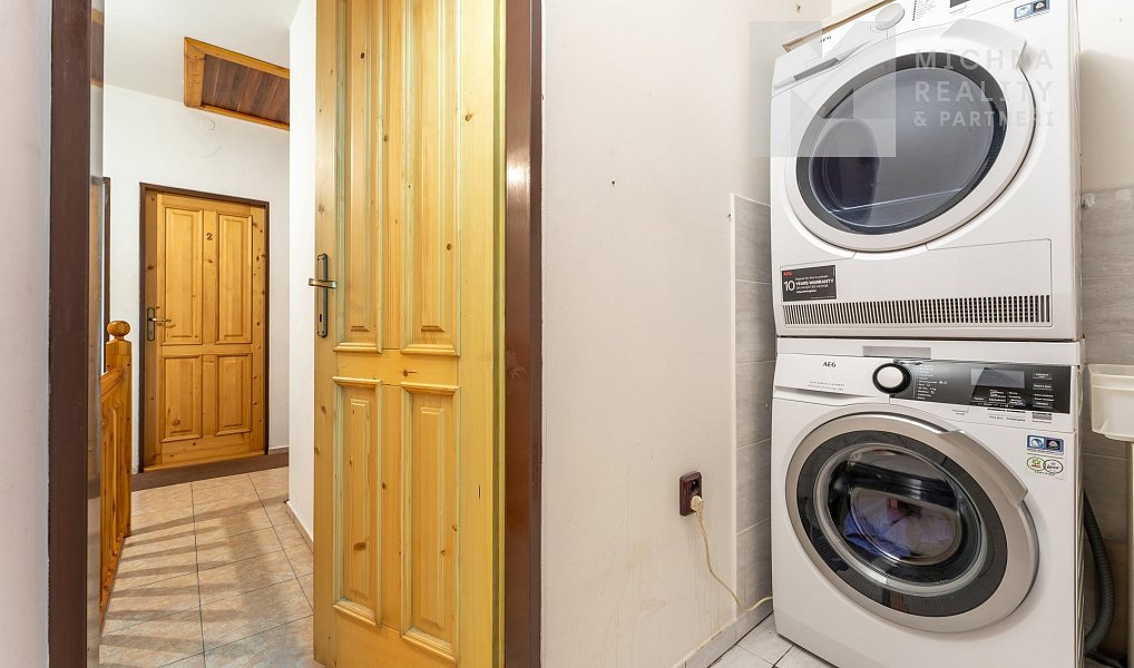 Prodej ubytovacího objektu 375 m², Svratka – náhled fotky 21