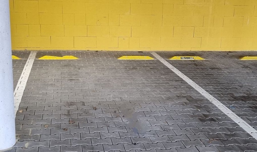 Prodej garážového stání, 13m2, Rosice – náhled fotky 3