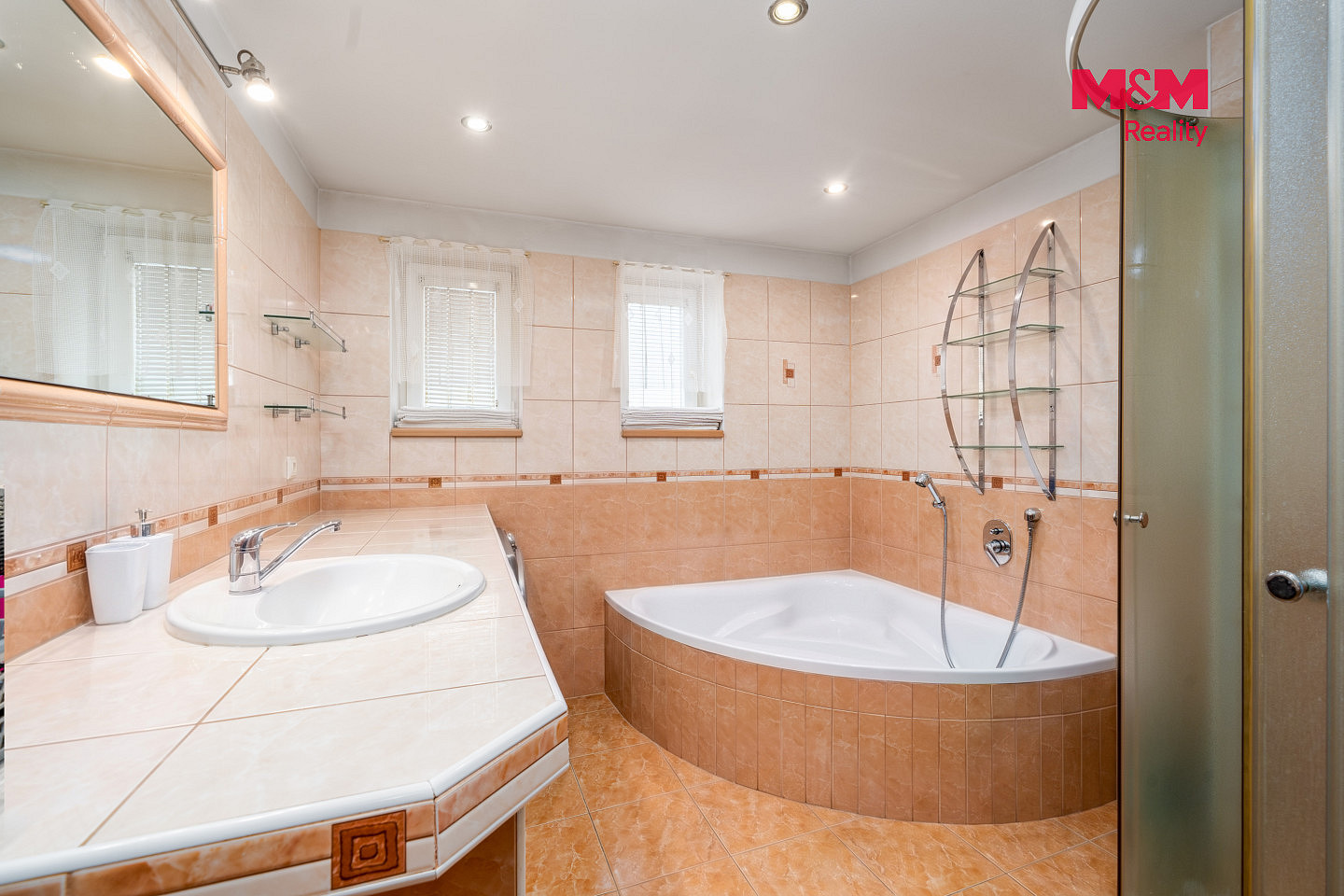 Prodej domu 596 m² s pozemkem 514 m² – fotografie 3
