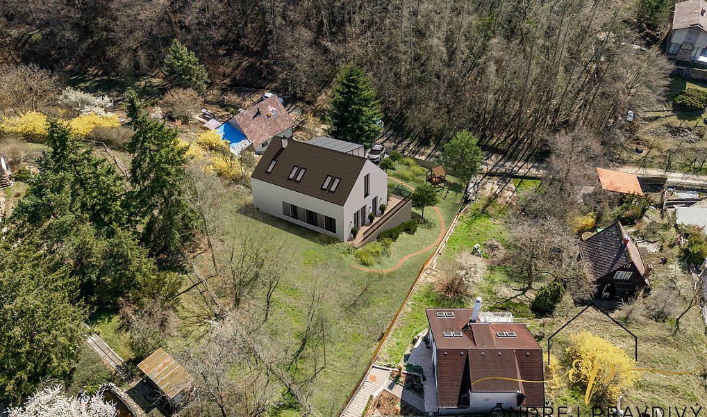 Prodej stavebního pozemku 1 571 m², Hlásná Třebaň – náhled fotky 4