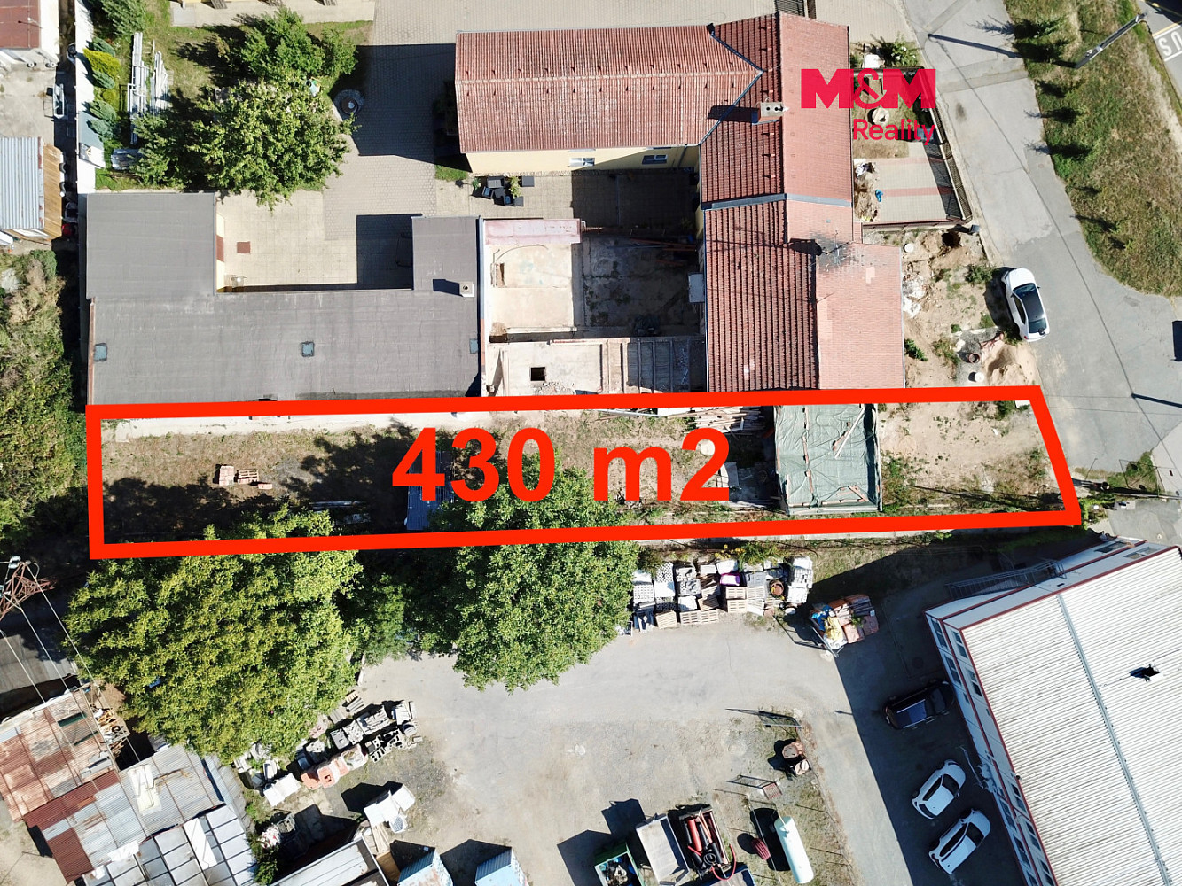 Prodej komerčního pozemku 430 m²