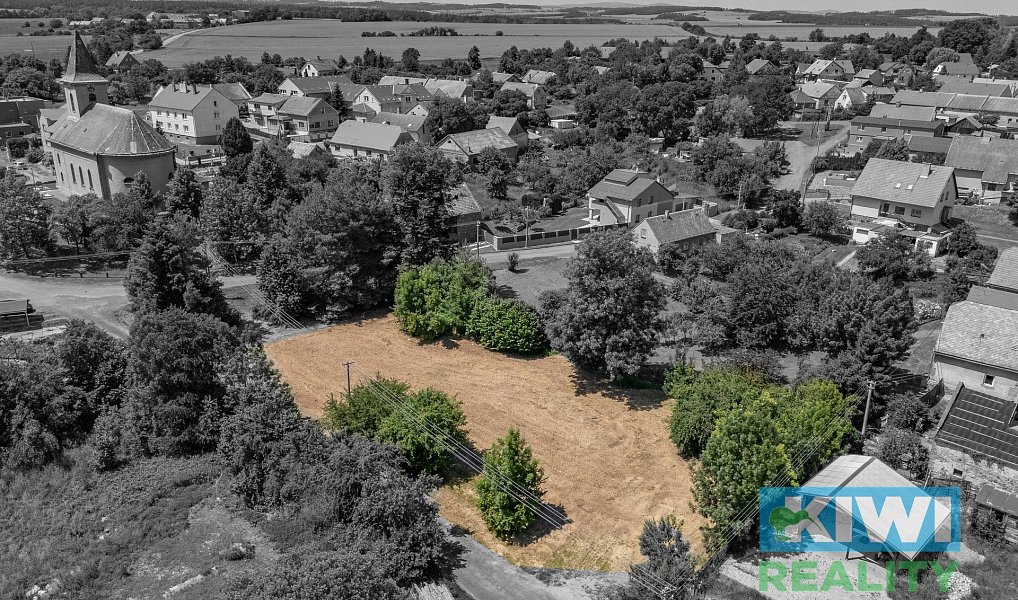 Prodej stavebního pozemku 1 744 m², Velké Heraltice – náhled fotky 3