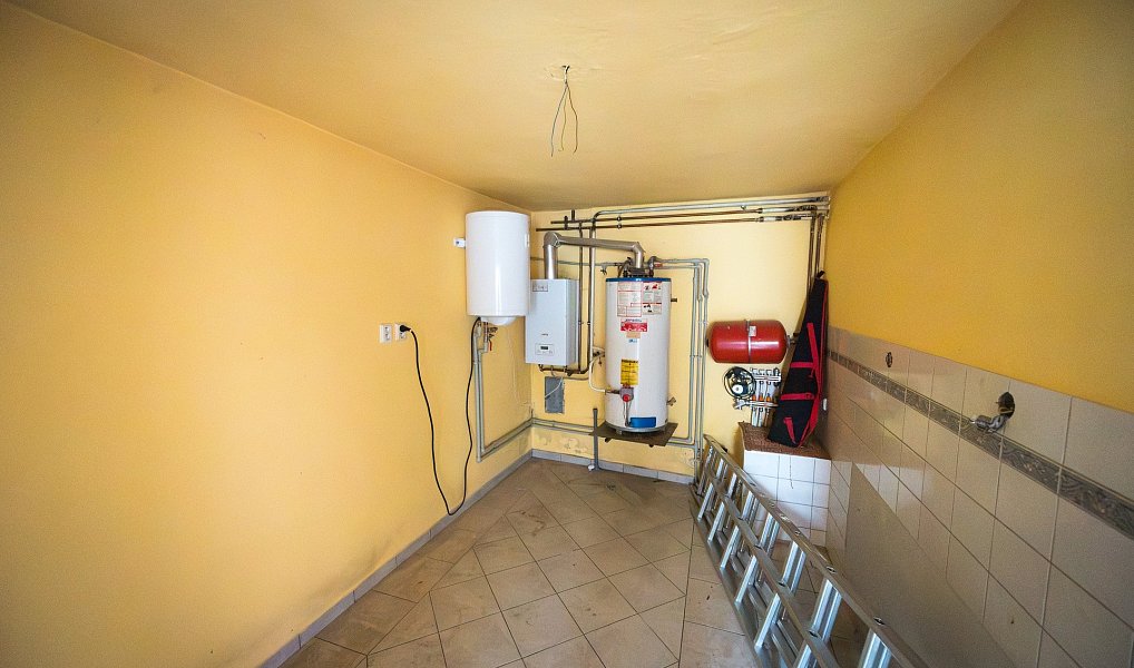 Prodej domu 450 m² s pozemkem 1 140 m², Roštění – náhled fotky 10