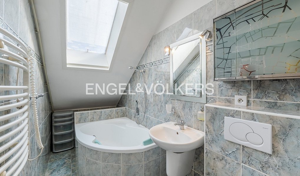Pronájem domu 196 m² s pozemkem 382 m², Praha – náhled fotky 14