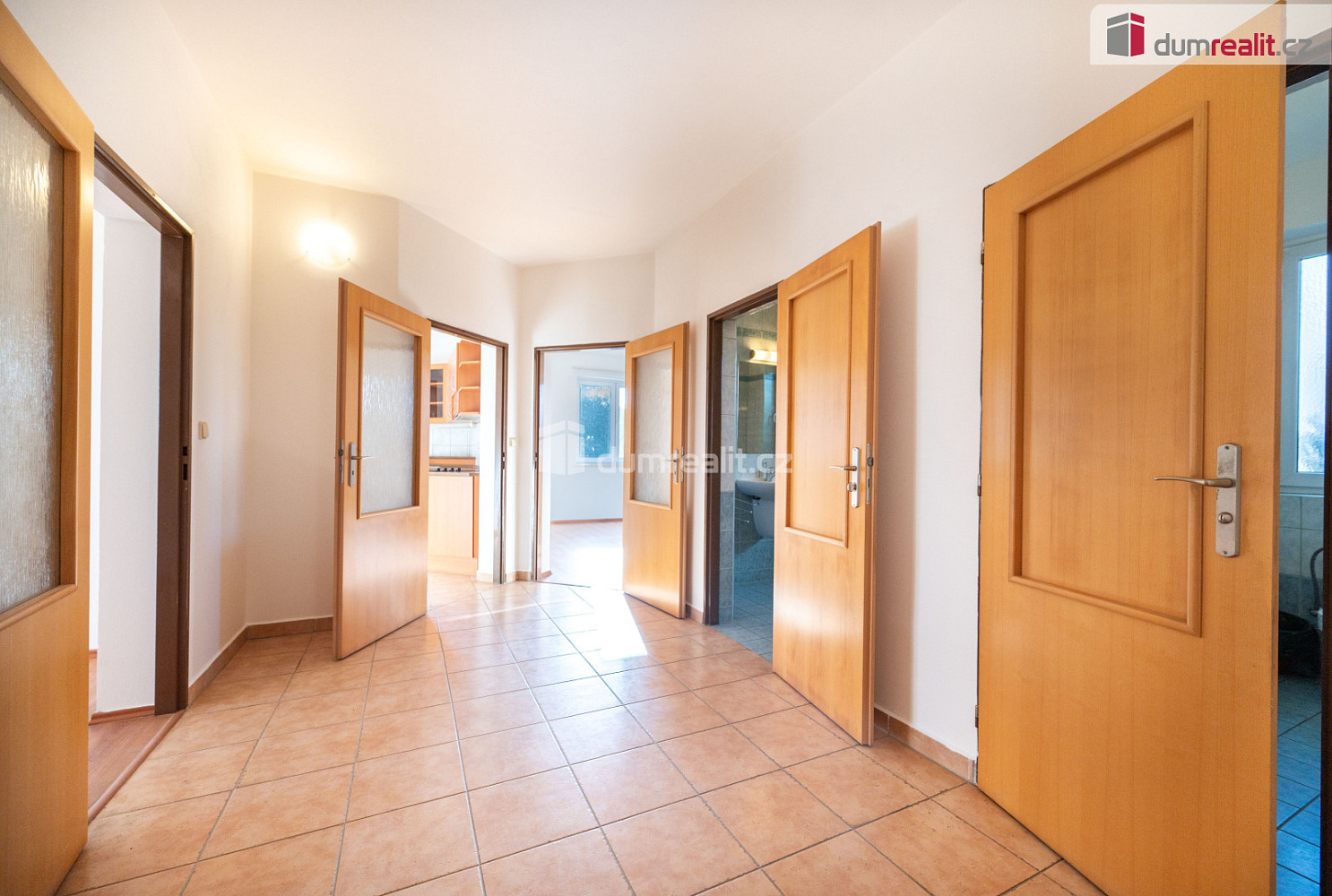 Prodej domu 253 m² s pozemkem 2 075 m² — photo 4