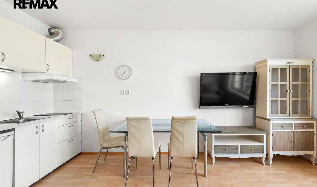 Prodej bytu 1+kk 32 m², Praha – náhled fotky 7