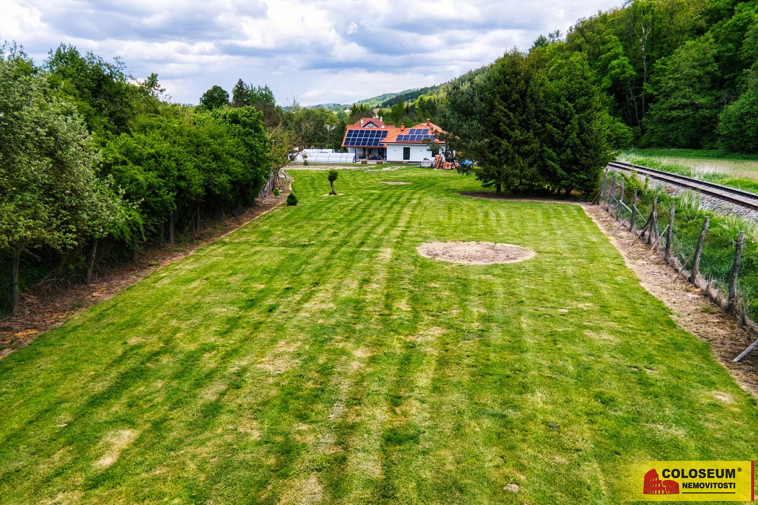 Prodej stavebního pozemku 2 430 m² – fotografie 3