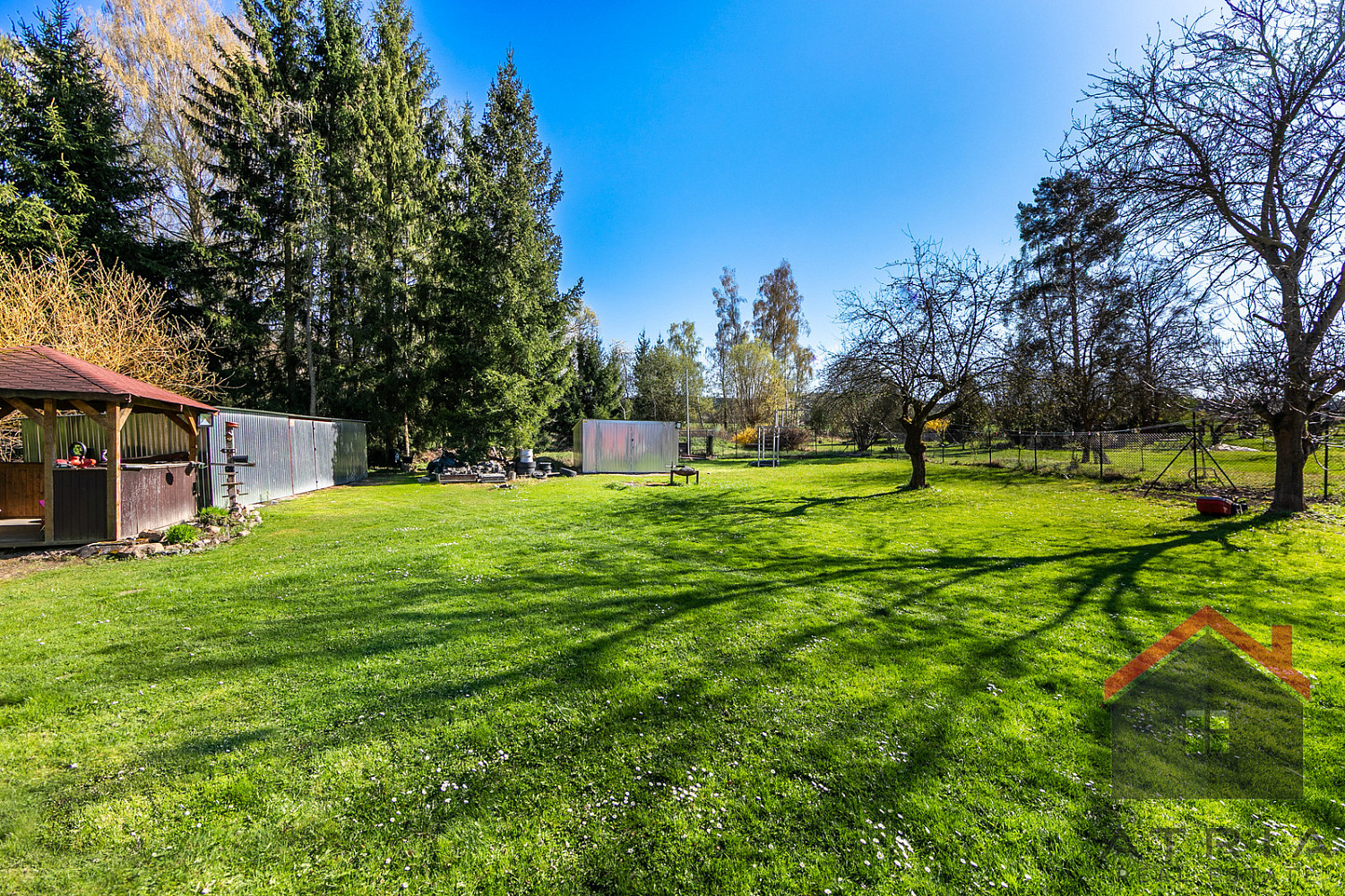Prodej stavebního pozemku 950 m² – fotografie 2