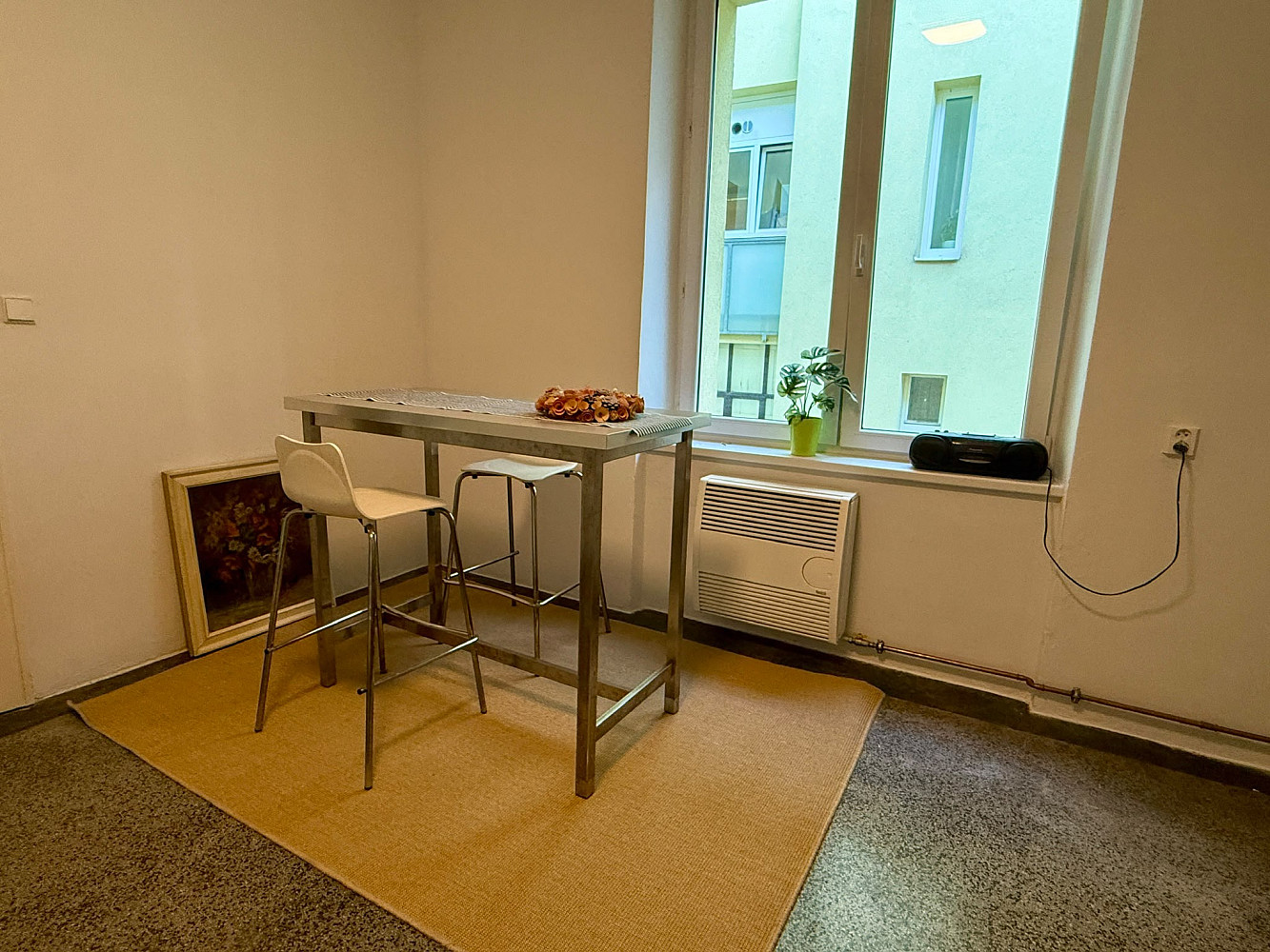 Pronájem pokoje 81 m² – fotografie 4
