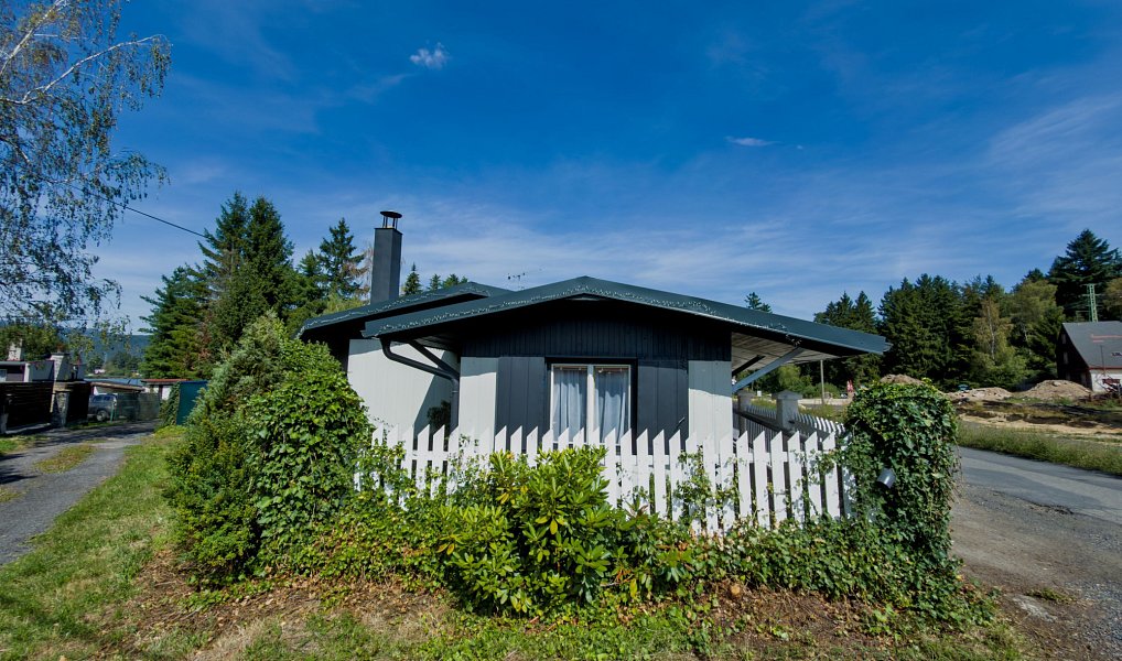 Prodej chaty/chalupy 304 m² s pozemkem 975 m², Hroznětín – fotka 1 z 29
