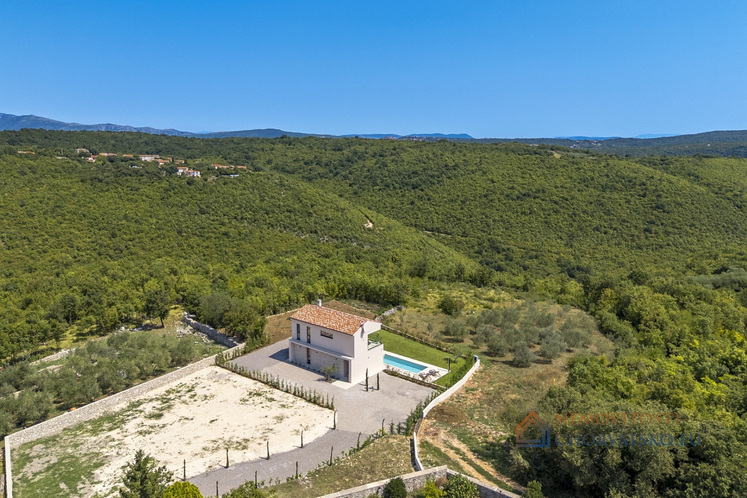 Prodej domu 111 m² s pozemkem 3 712 m² - Vista 2