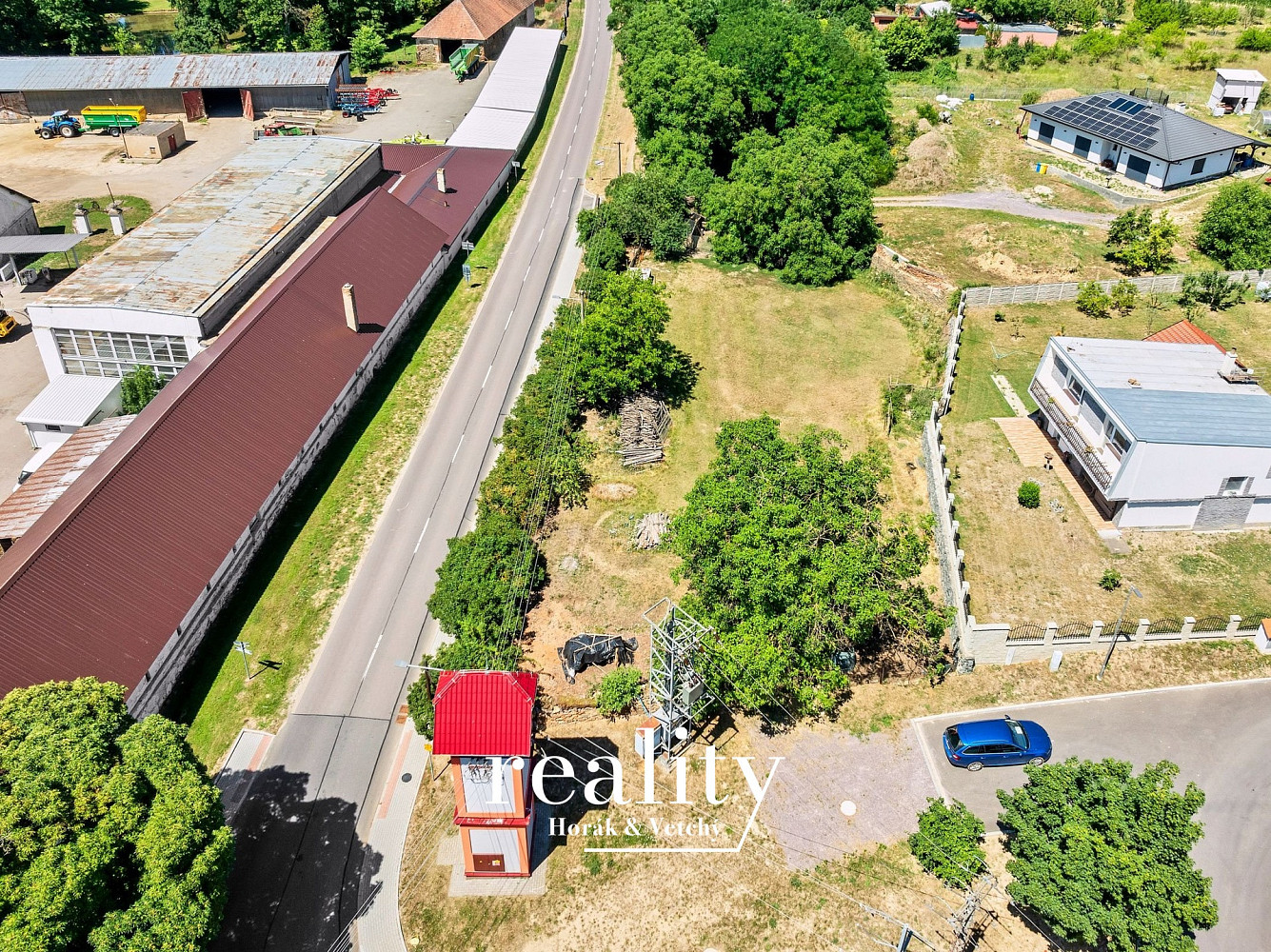 Prodej stavebního pozemku 1 392 m² – fotografie 3