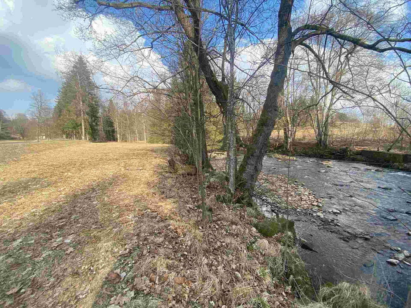 Prodej pozemku 2 009 m²