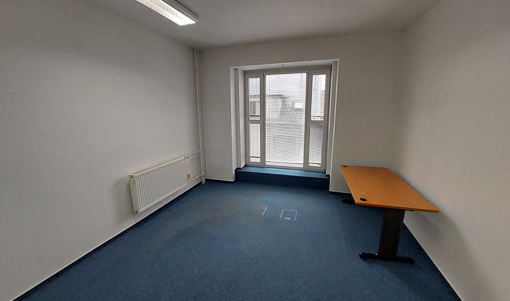 Pronájem kanceláře 20 m², Sokolov – fotka 1 z 5