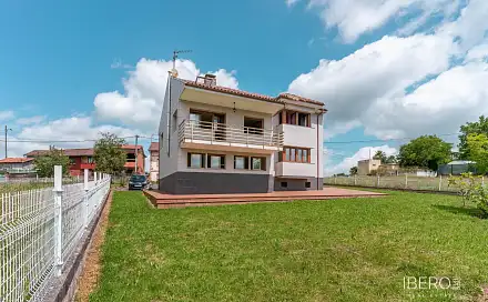 Prodej domu 74 m² s pozemkem 74 m², Bimenes, Španělsko