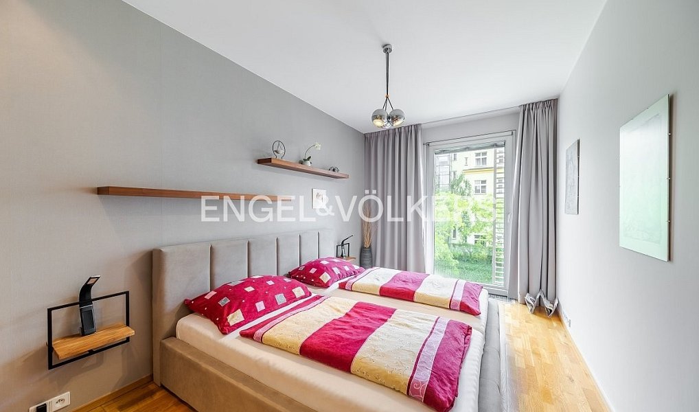 Pronájem bytu 2+kk 61 m², Praha – náhled fotky 4