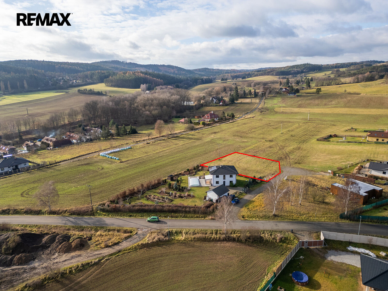 Prodej stavebního pozemku 1 051 m² – fotografie 4