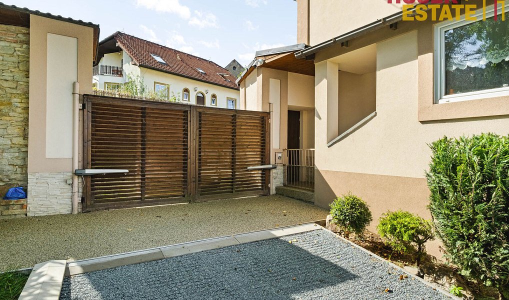 Prodej domu 194 m² s pozemkem 2 004 m², Horoměřice – náhled fotky 11