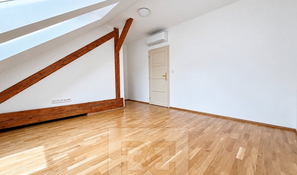 Pronájem bytu 2+kk 72 m², Praha – náhled fotky 3