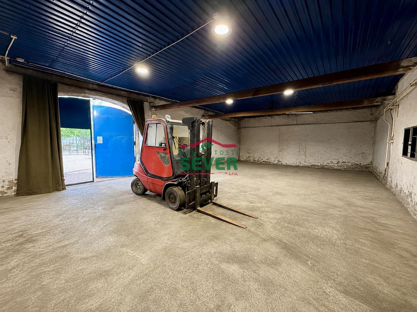 Pronájem skladovacích prostor 180 m² – fotografie 2