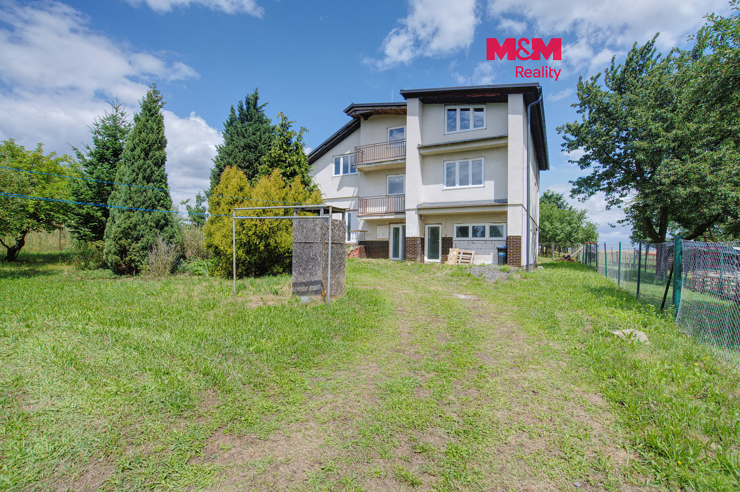 Prodej domu 350 m² s pozemkem 1 435 m²
