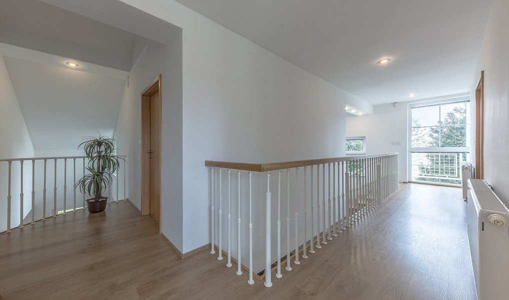 Prodej domu 260 m² s pozemkem 991 m², Praha – náhled fotky 12