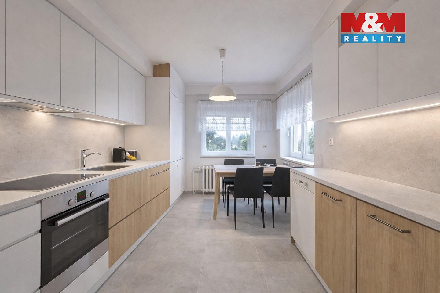 Prodej domu 272 m² s pozemkem 1 736 m² – pohled 2