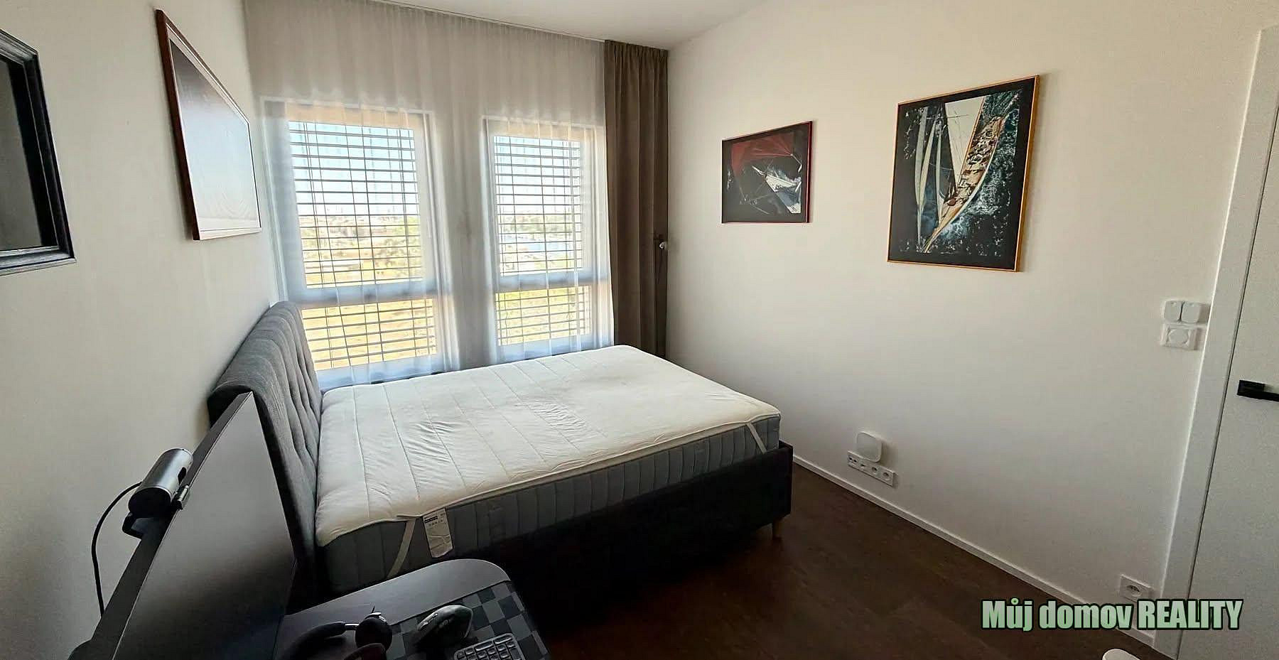 Pronájem bytu 2+kk 48 m² – fotografie 3