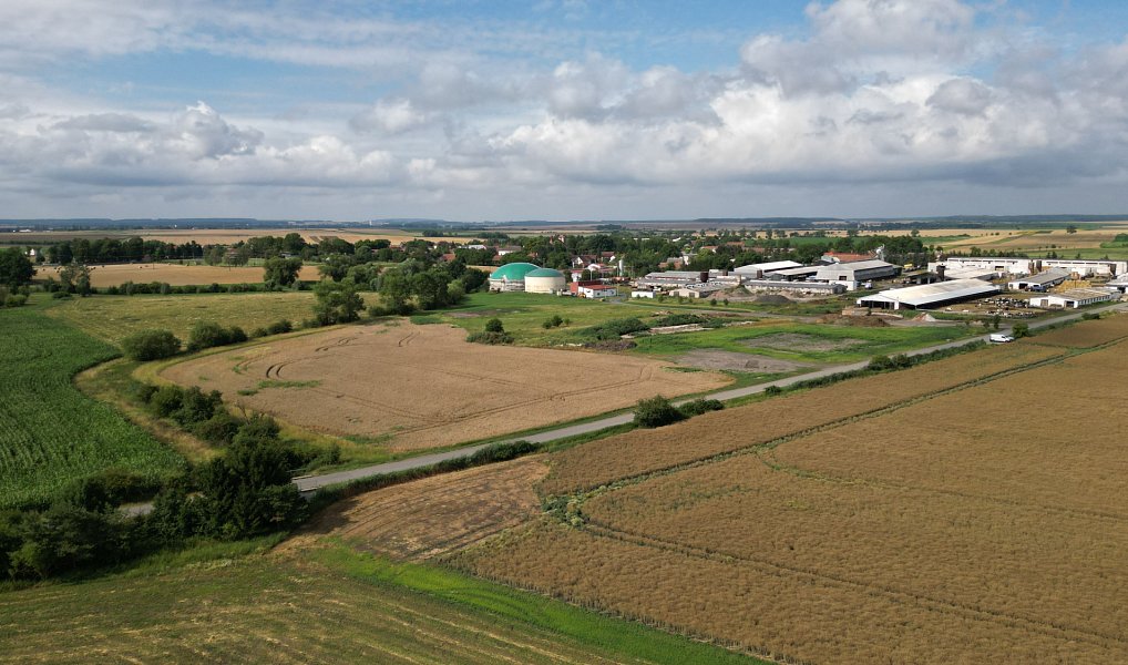 Prodej stavebního pozemku 6 174 m², Kněžice – náhled fotky 4