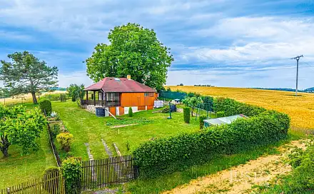 Prodej chaty/chalupy 38 m² s pozemkem 770 m², Lešany - Břežany, okres Benešov