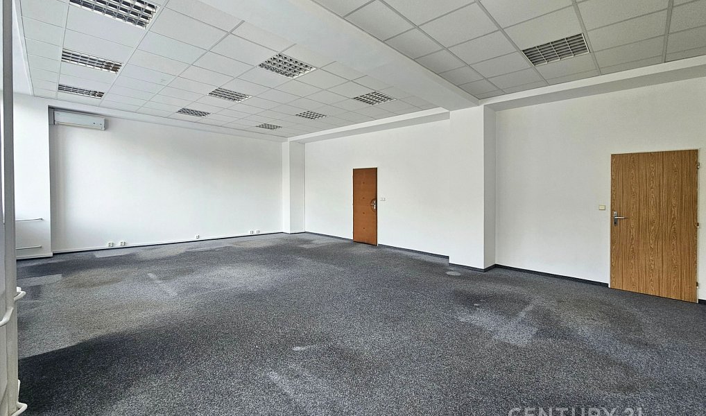 Pronájem kanceláře 59 m², Zlín – náhled fotky 2