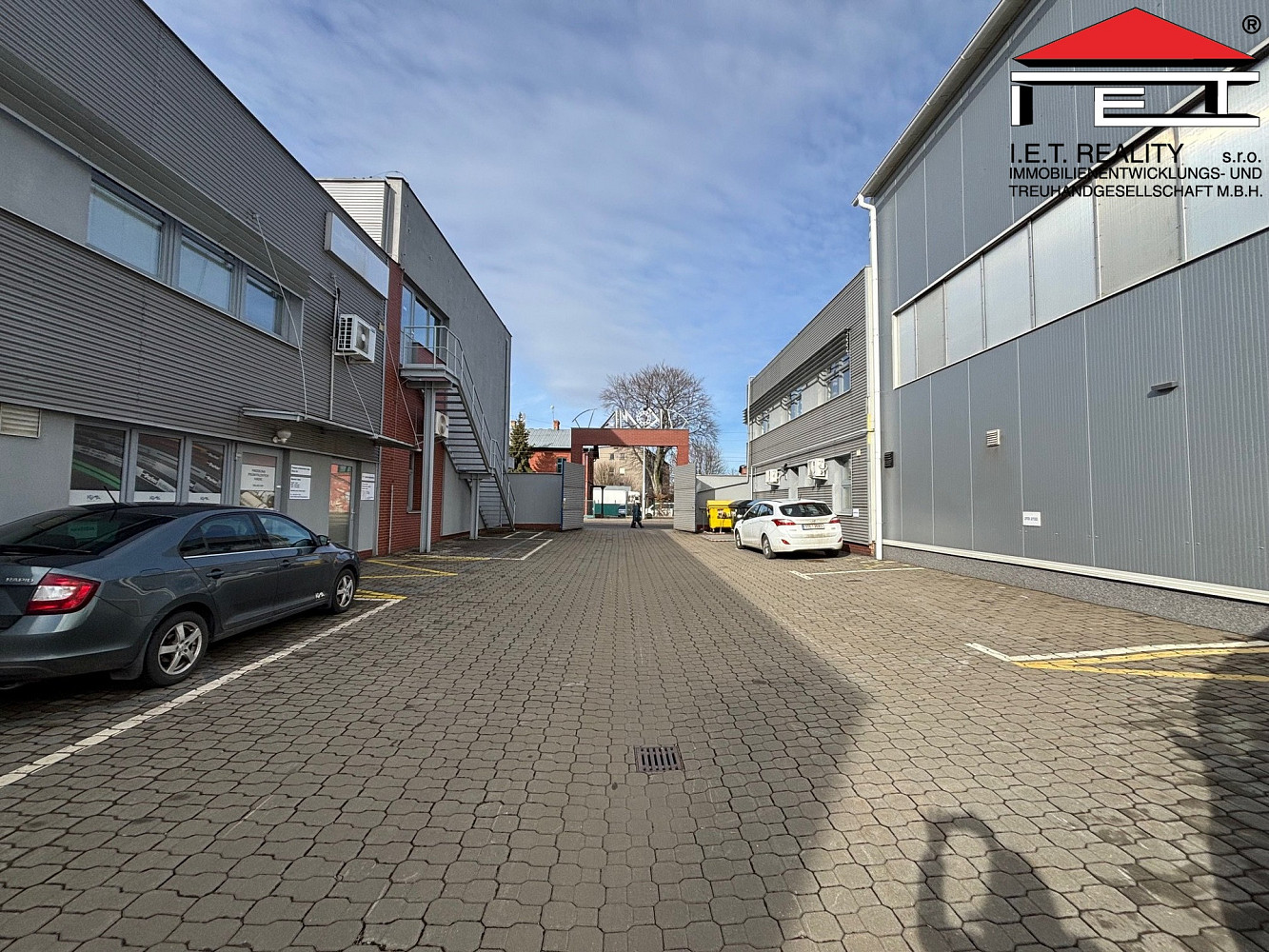 Pronájem skladovacích prostor 450 m² – fotografie 2