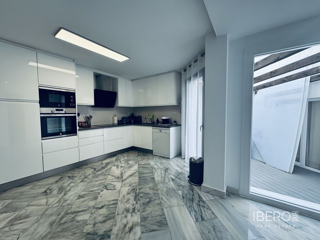 Prodej bytu 4+kk 210 m² - More