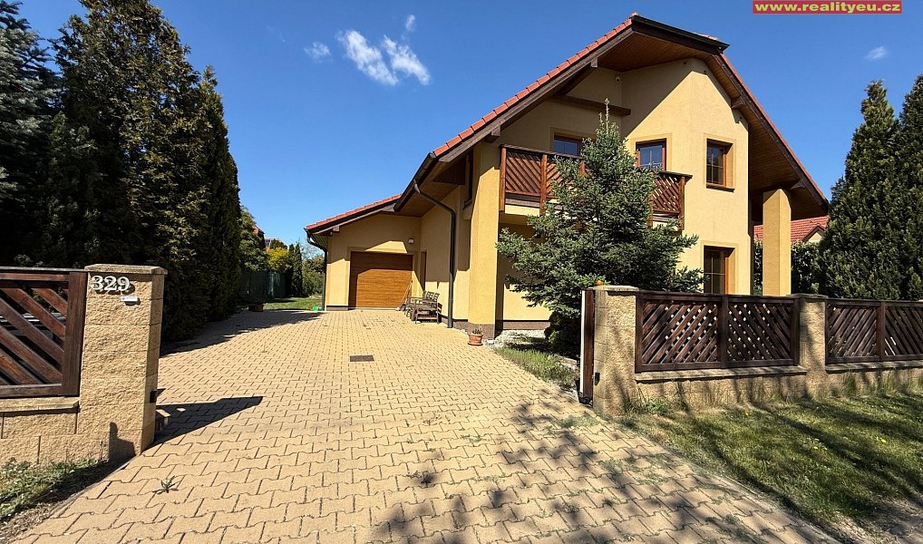 Prodej domu 177 m² s pozemkem 625 m², Mochov – náhled fotky 2