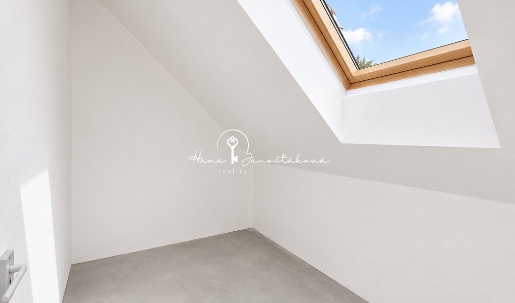 Prodej bytu 2+1 72 m², Trhové Sviny – náhled fotky 14