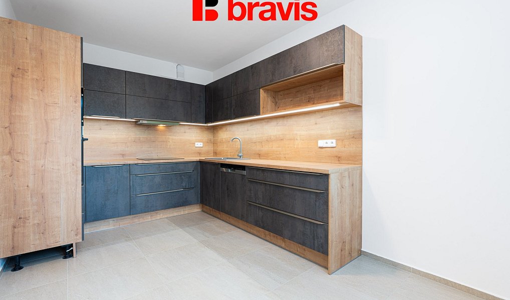 Pronájem domu 230 m² s pozemkem 414 m², Brno – náhled fotky 8
