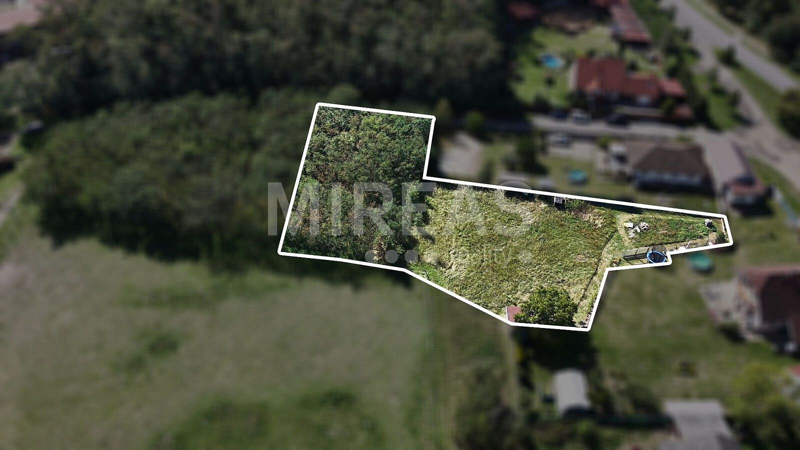 Prodej stavebního pozemku 2 111 m² – fotografie 5