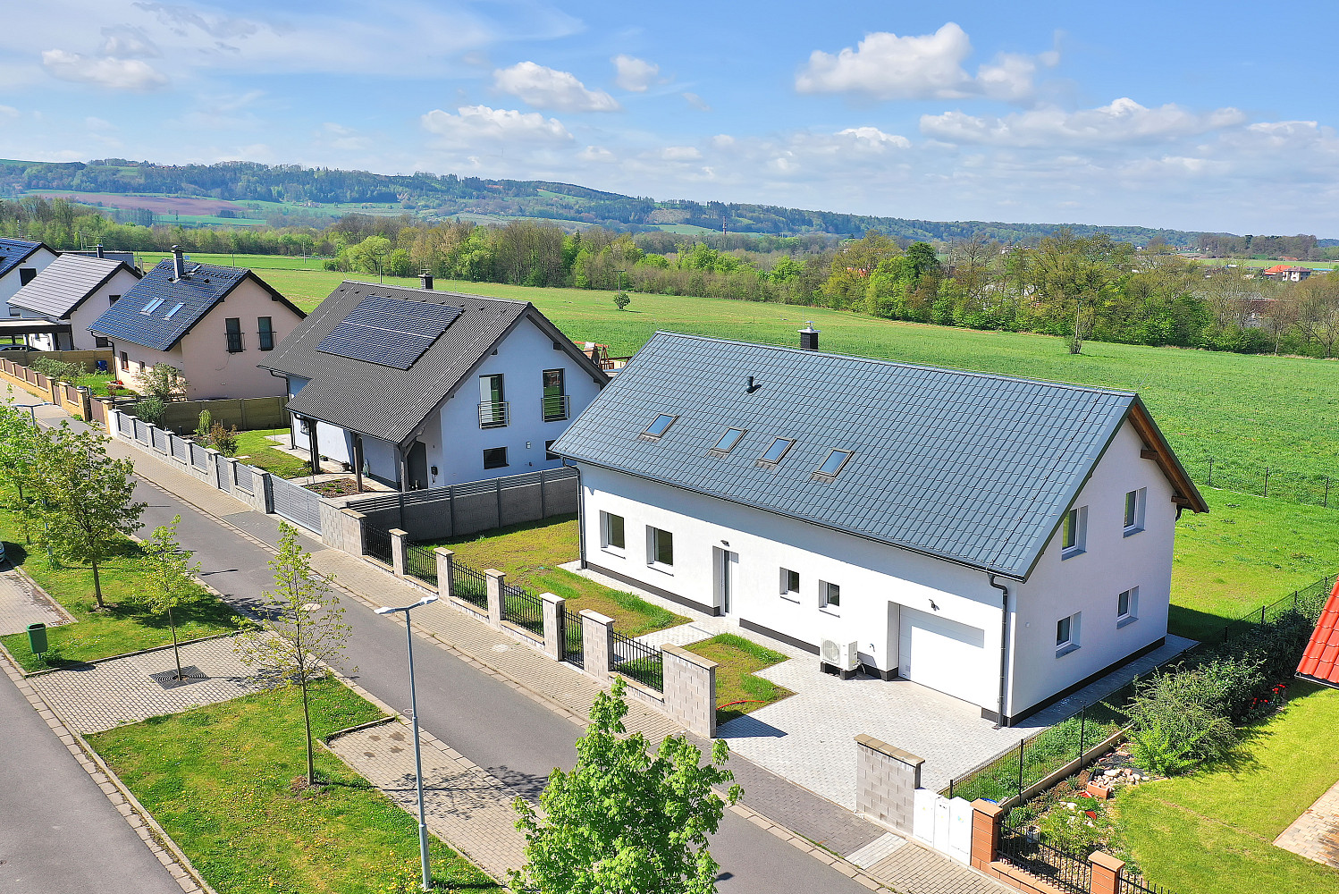 Prodej domu 214 m² s pozemkem 942 m² – fotografie 2