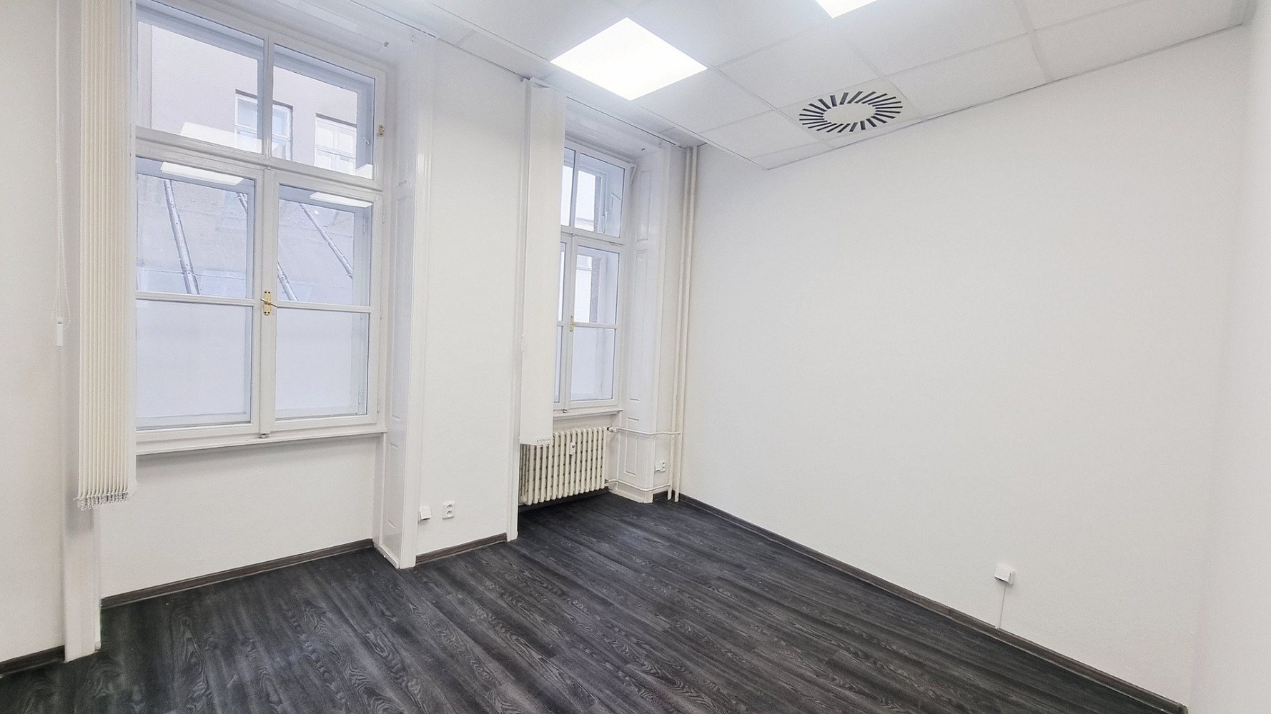 Pronájem kanceláře 46 m² — photo 5