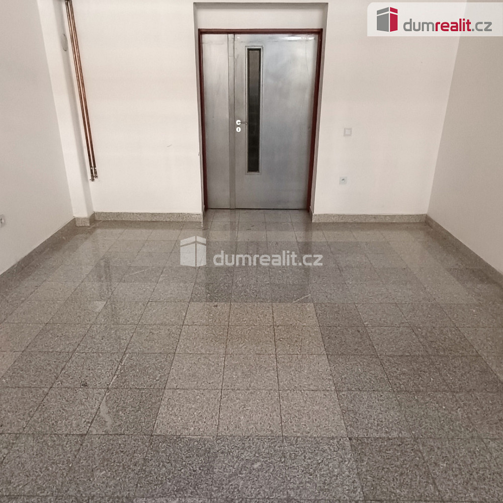 Pronájem kanceláře 71 m² — photo 3