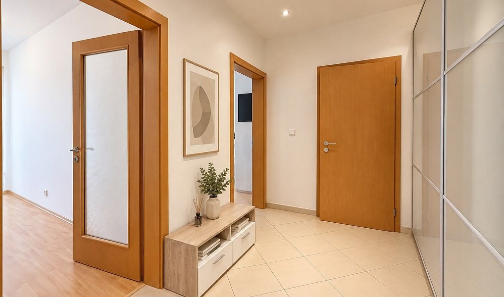 Pronájem bytu 2+kk 63 m², Praha – náhled fotky 6