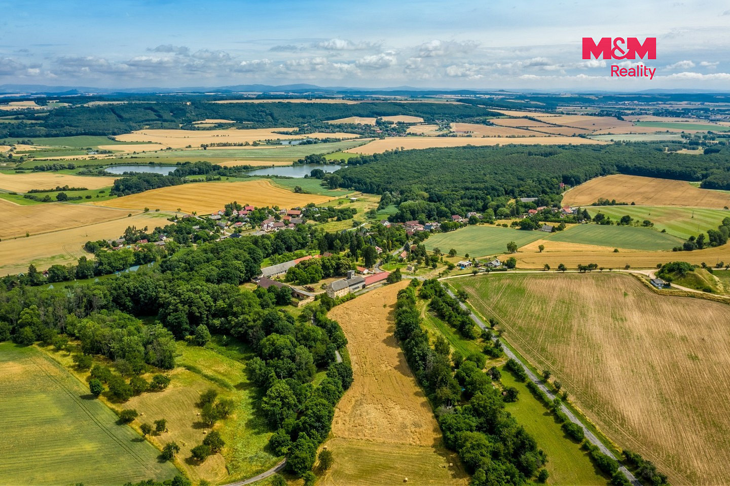 Prodej stavebního pozemku 1 810 m² – fotografie 2