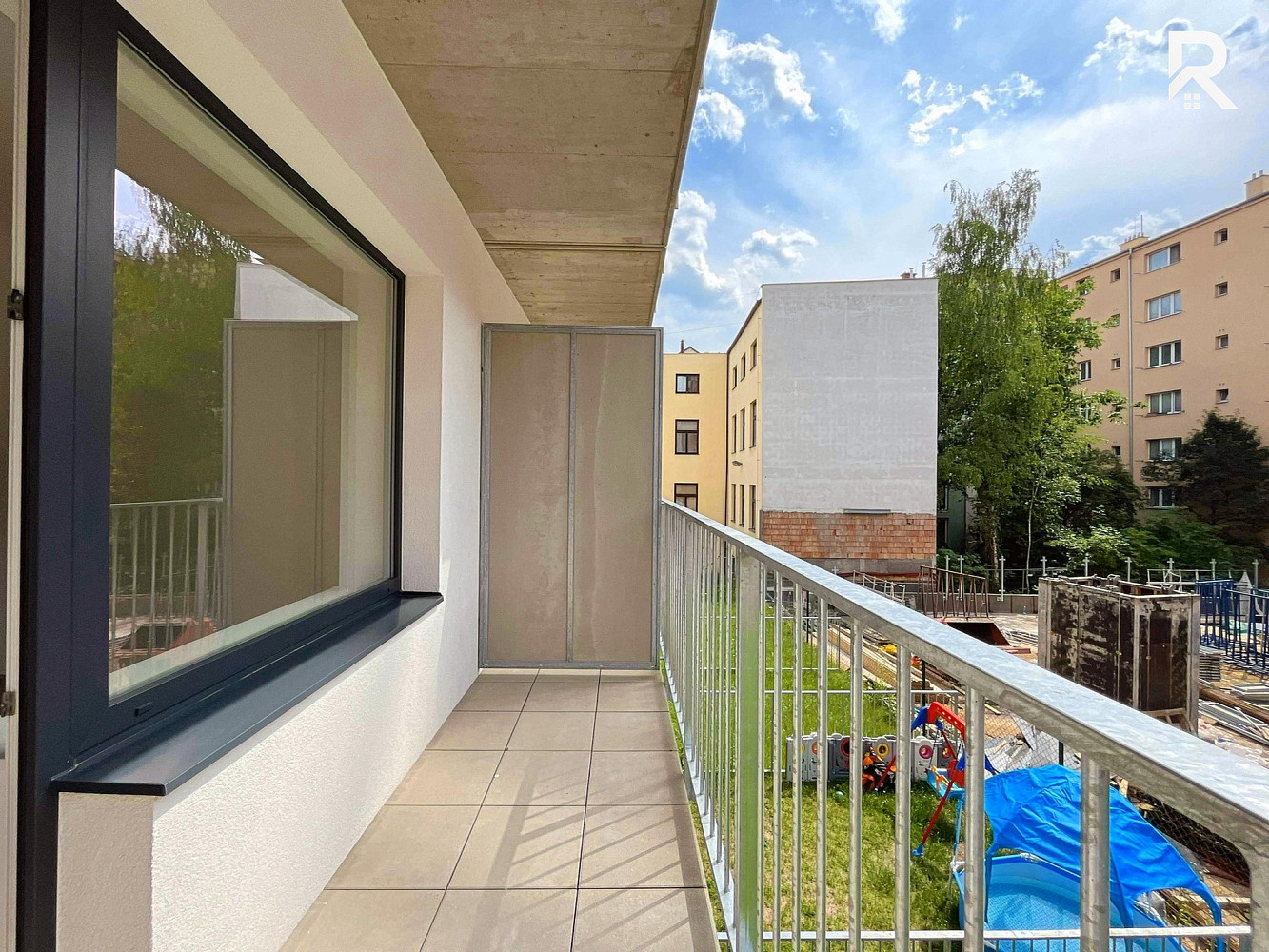 Pronájem bytu 1+kk 27 m² — photo 2