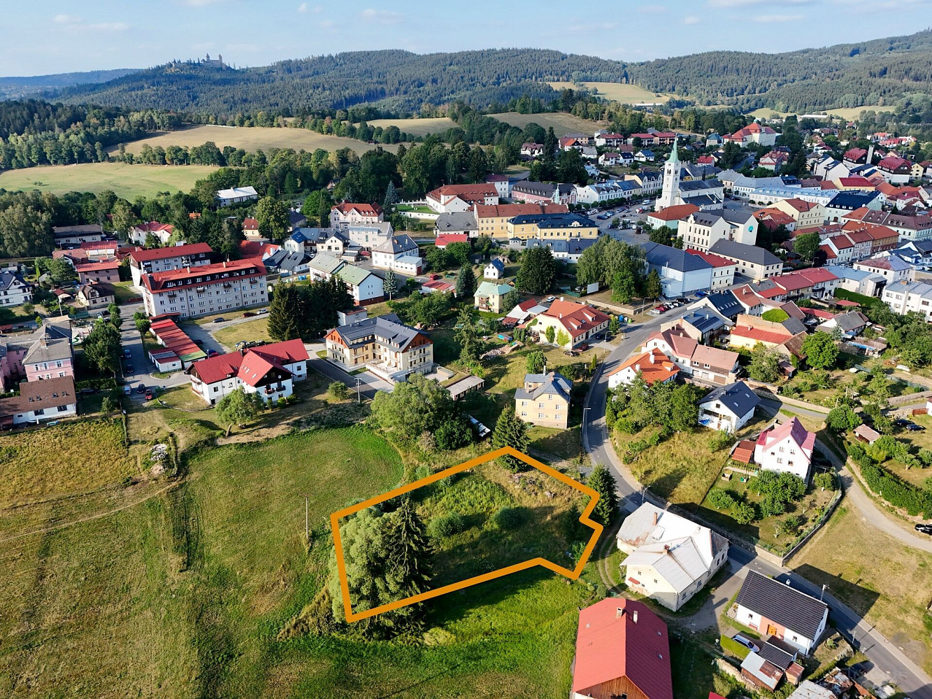 Prodej stavebního pozemku 1 662 m²