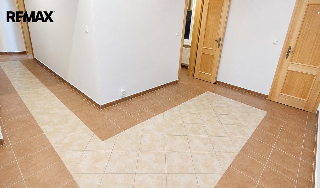 Pronájem bytu 3+1 76 m², Karlovy Vary – náhled fotky 9