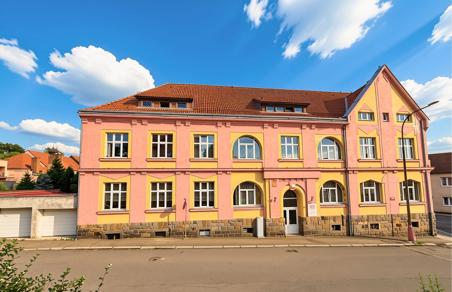 Prodej domu 983 m² s pozemkem 568 m²