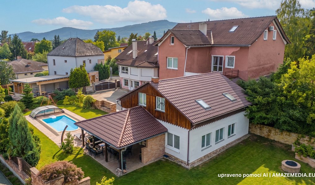 Prodej domu 850 m² s pozemkem 1 600 m², Nový Bor – náhled fotky 11