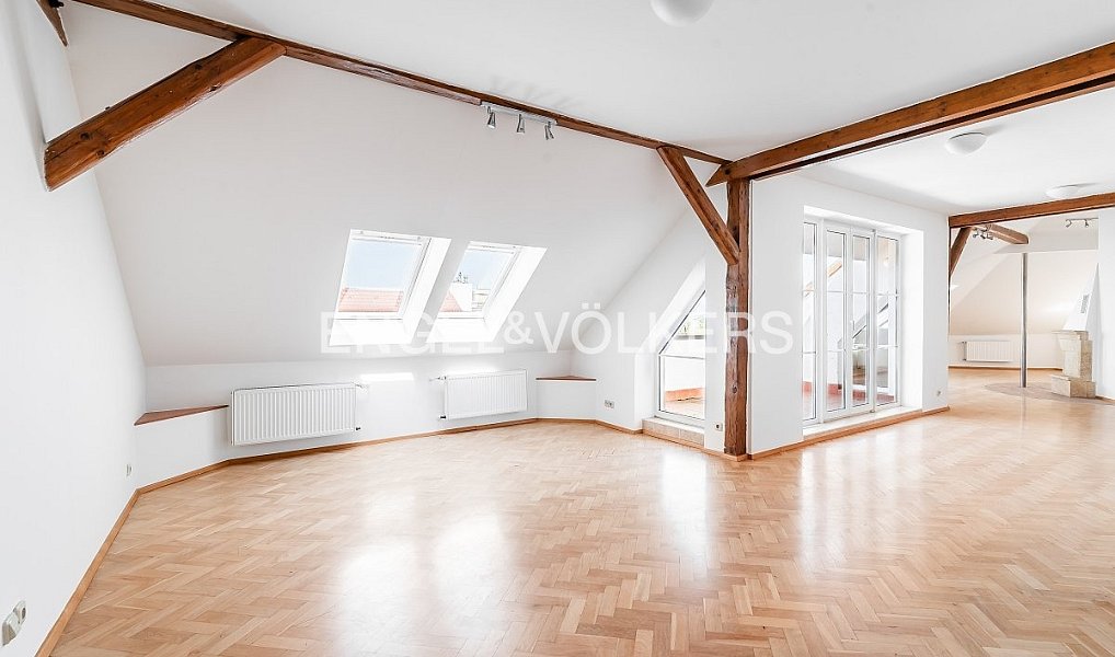 Prodej bytu 5+1 240 m², Praha – náhled fotky 2