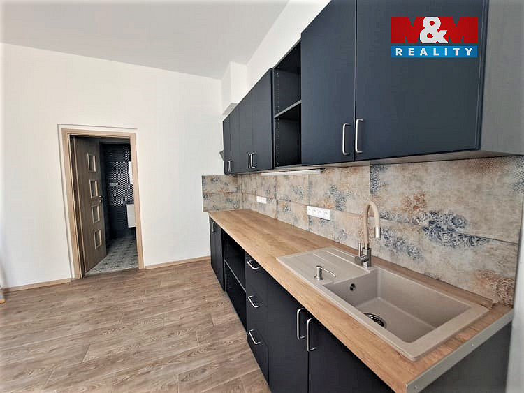 Pronájem bytu 2+1 67 m² — photo 2
